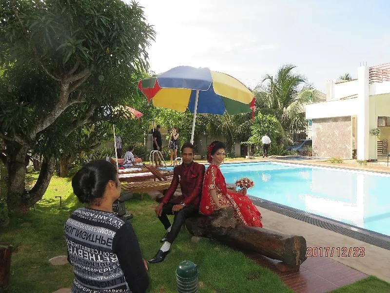 Woodnest Windmill Beach Hotel Negombo