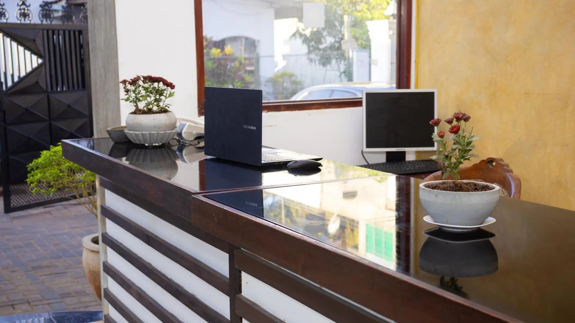 Woodnest Windmill Beach Hotel Negombo