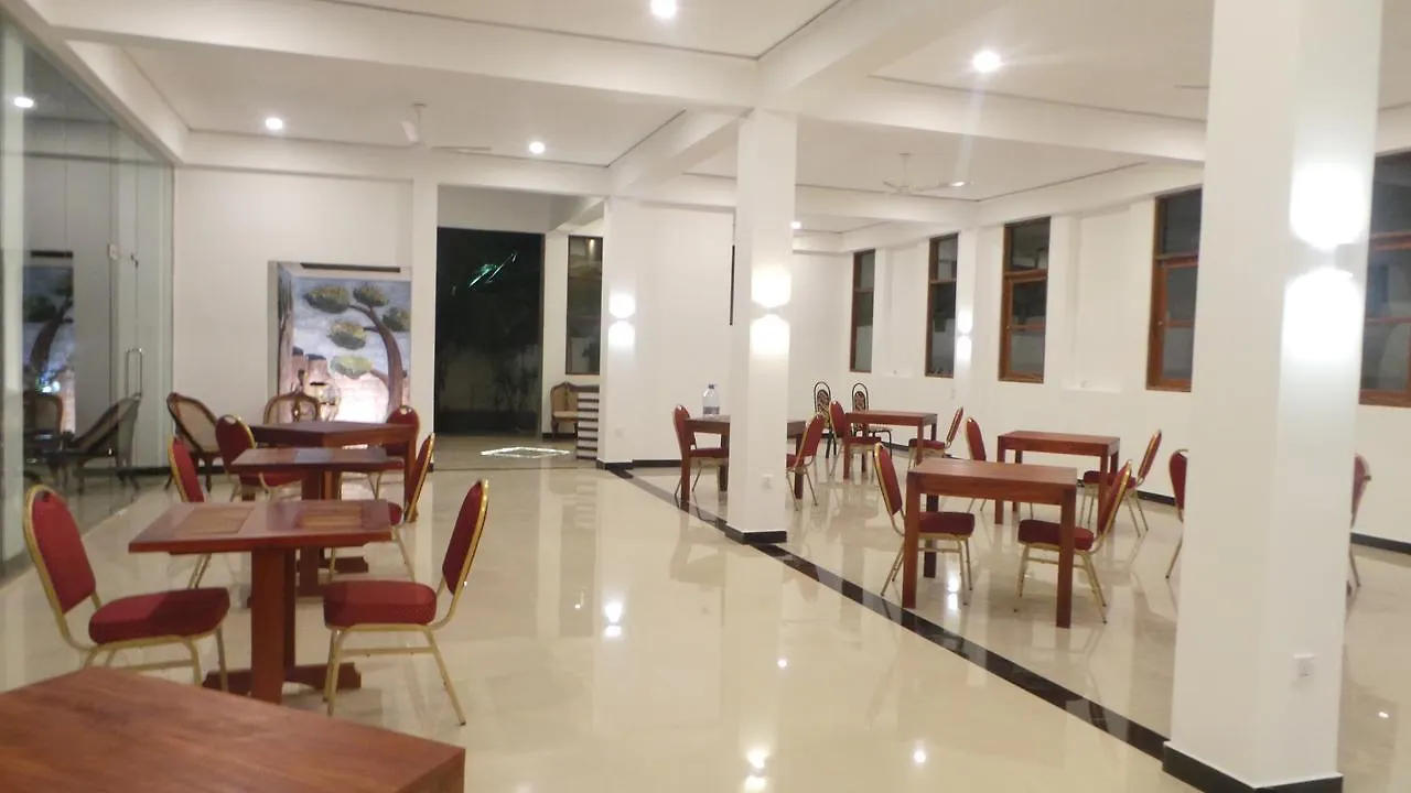 Woodnest Windmill Beach Hotel Negombo