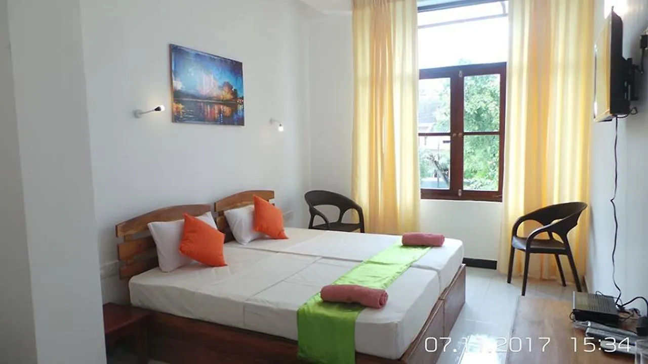 Woodnest Windmill Beach Hotel Negombo
